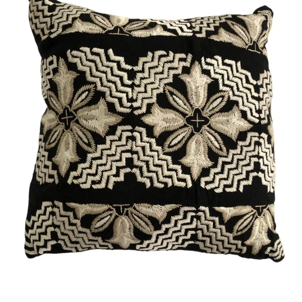 John Robshaw Black white all embroidered Linen 17